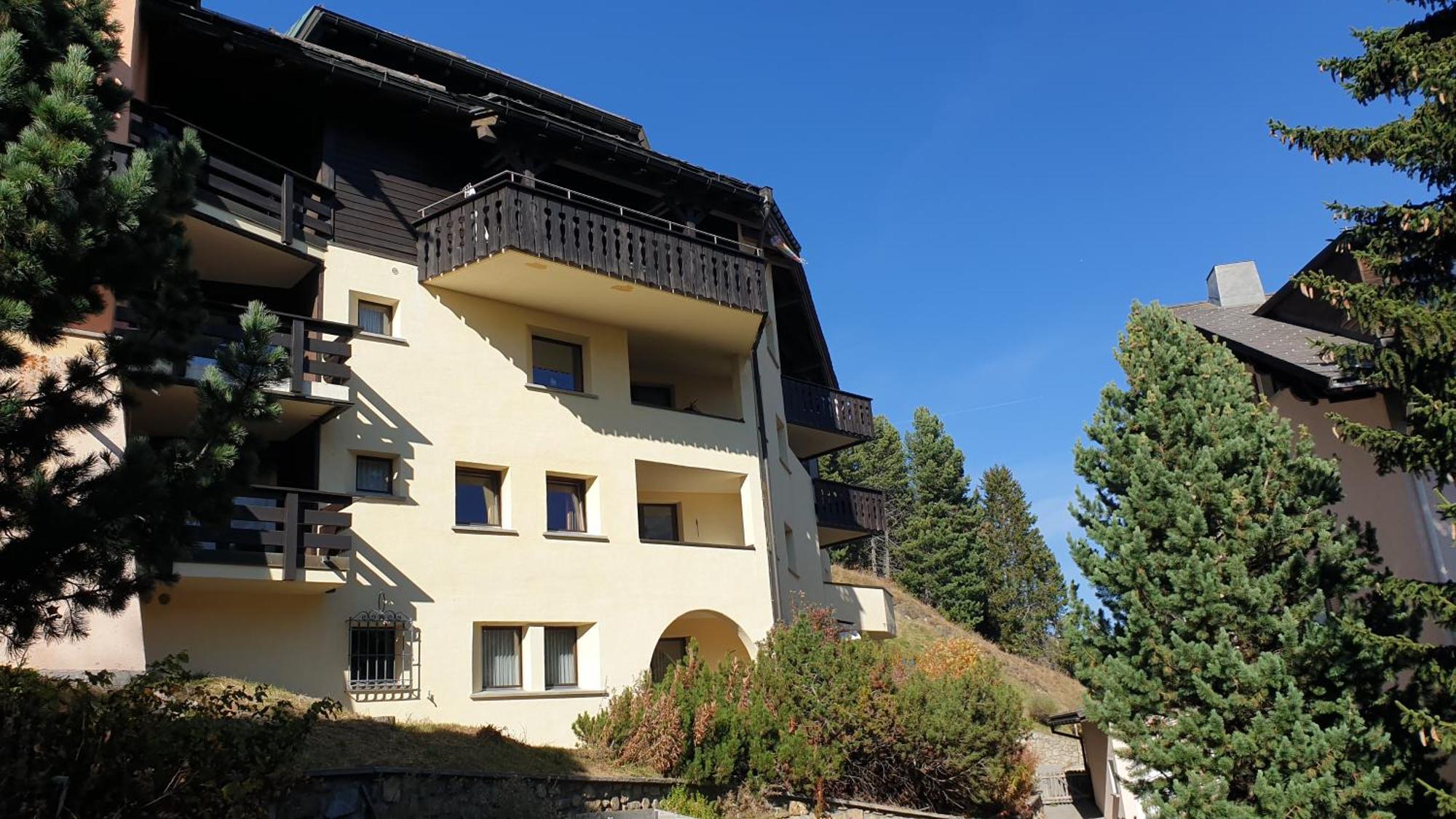 Aparthotel Chesa Bellaval Silvaplana Exteriör bild