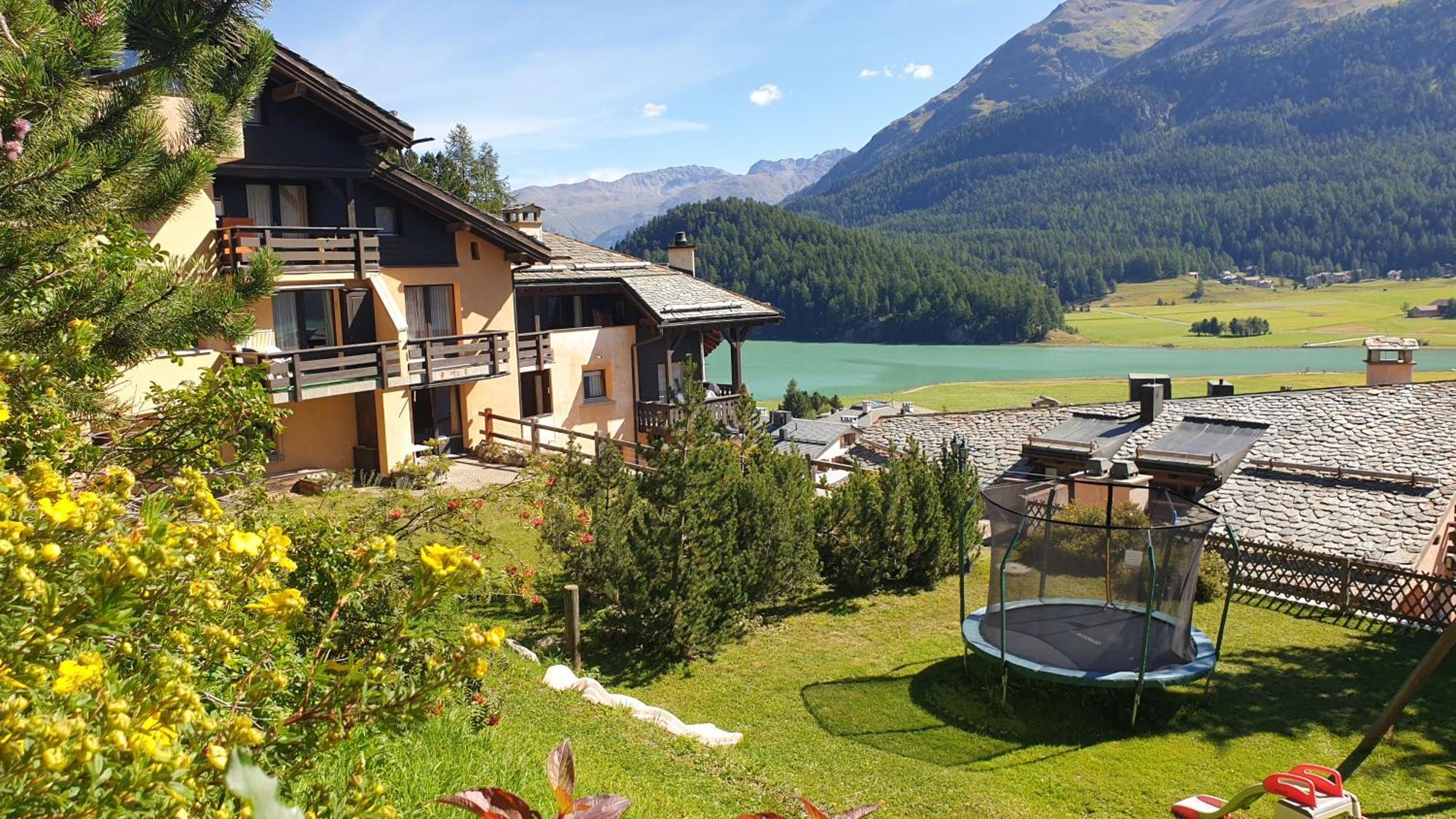Aparthotel Chesa Bellaval Silvaplana Exteriör bild