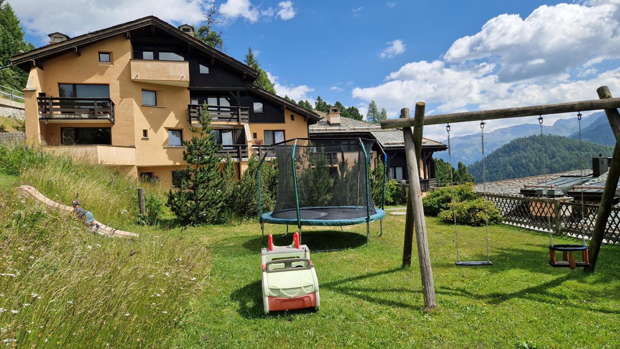 Aparthotel Chesa Bellaval Silvaplana Exteriör bild
