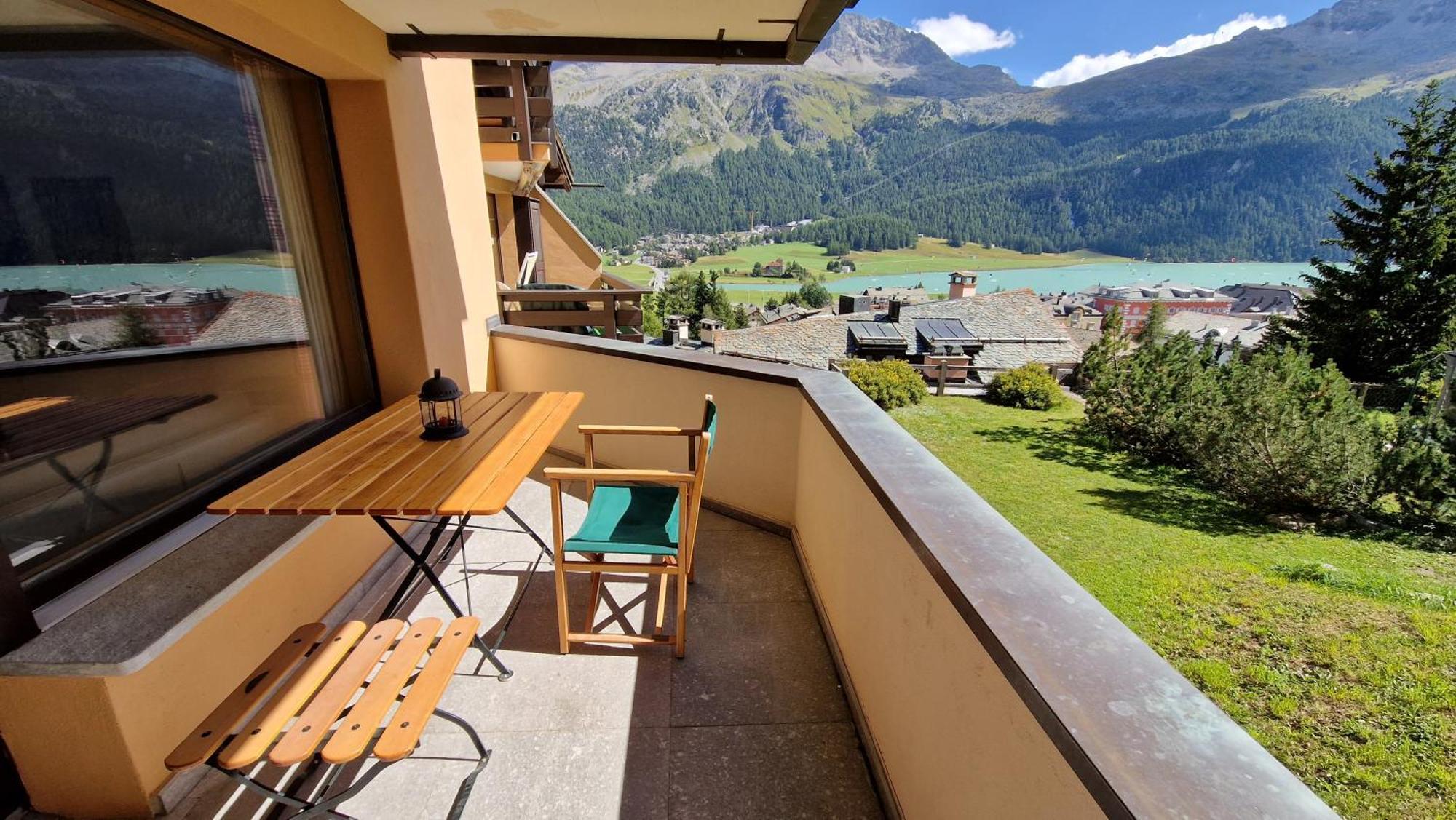 Aparthotel Chesa Bellaval Silvaplana Exteriör bild